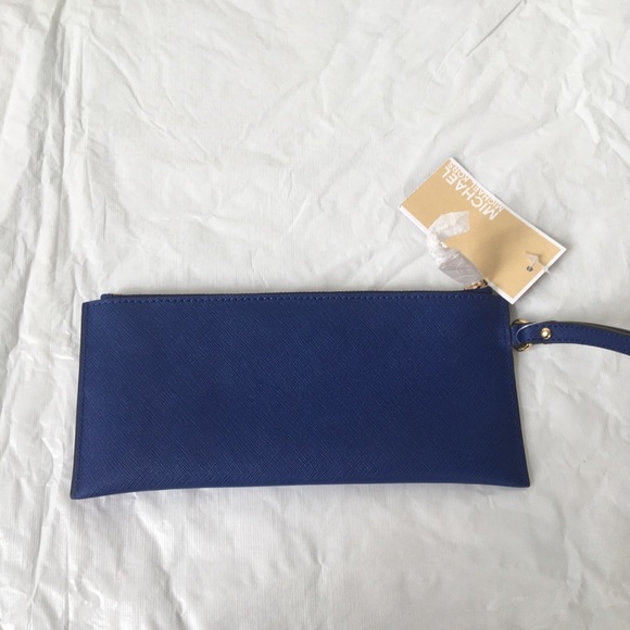 MICHAEL KORKS JET SET TRAVEL Zip Clutch Leather Color Cadet NWT - Picture 3 of 5